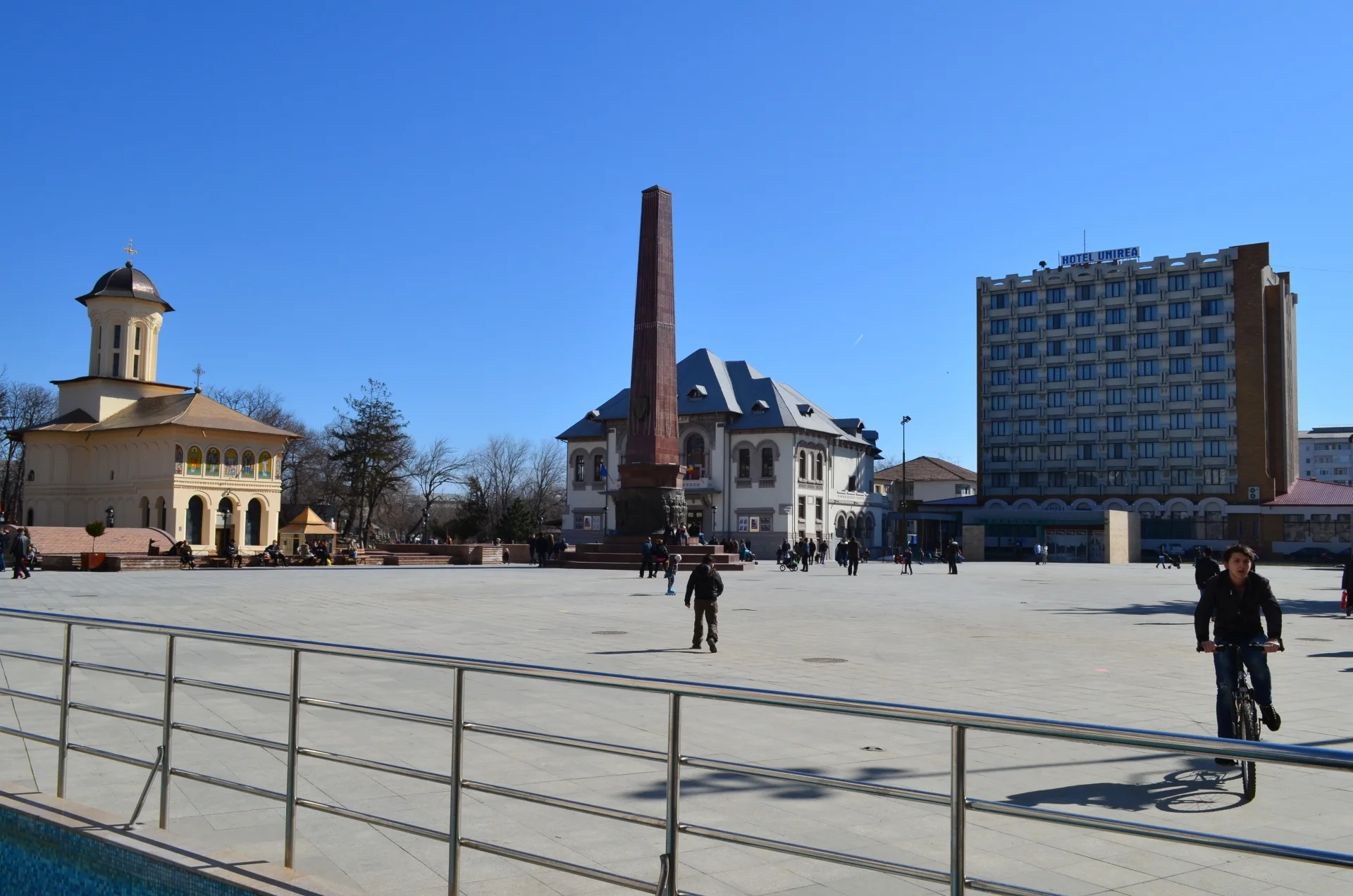 Hotel Unirea și Piața Unirii din Focșani